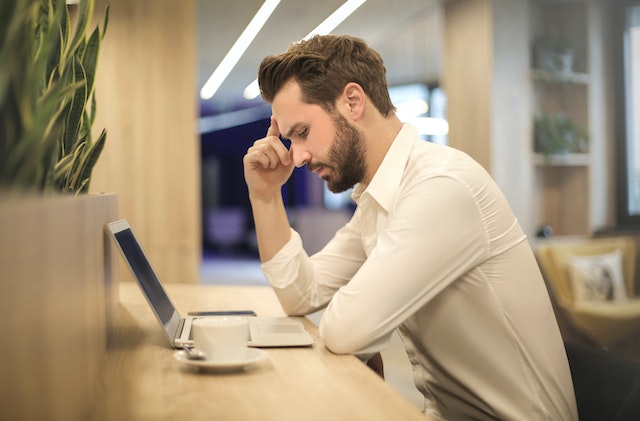Simple ways legal communication helps reduce business stress